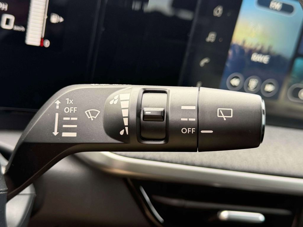 Certified 2025 Nissan Kicks SV AWD/4WD image 22
