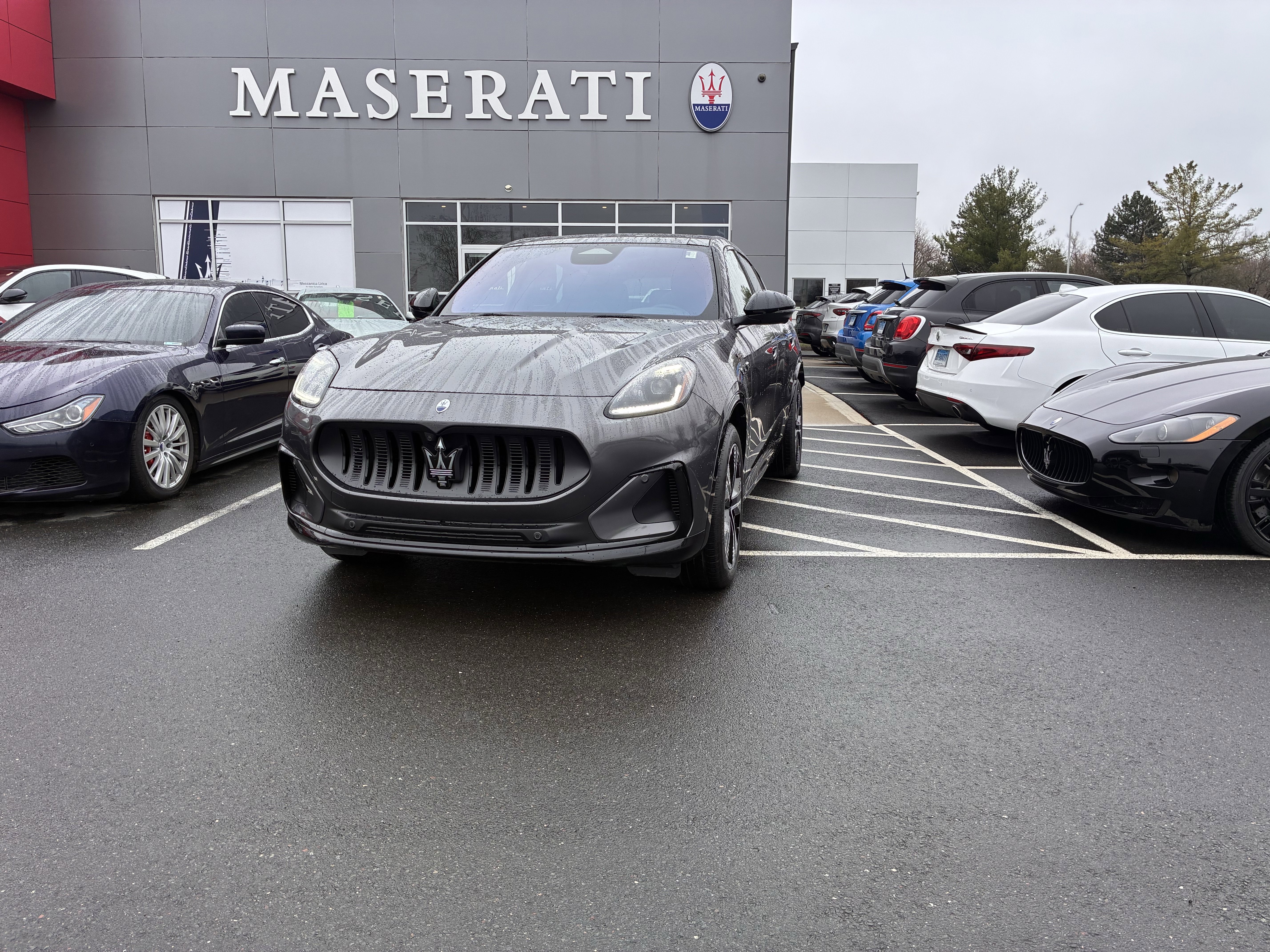 Used 2025 Maserati Grecale Folgore image 1