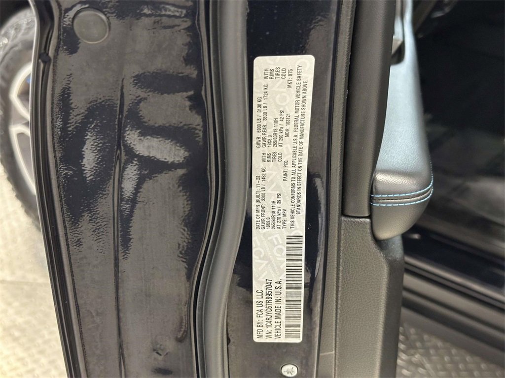 Used 2024 Jeep Grand Cherokee Trailhawk w/ Advanced Protech Group II image 31