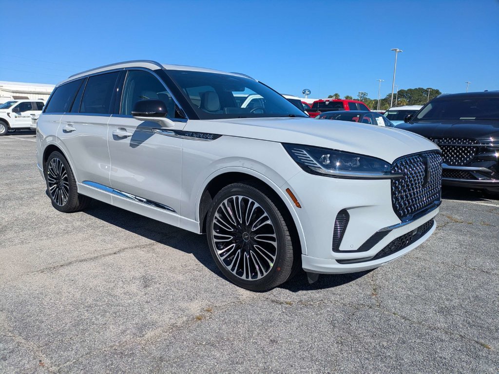 New 2027 Lincoln Aviator Black Label w/ Dynamic Handling Package AWD/4WD image 2