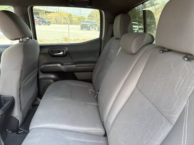 Used 2019 Toyota Tacoma TRD Off-Road AWD/4WD image 5