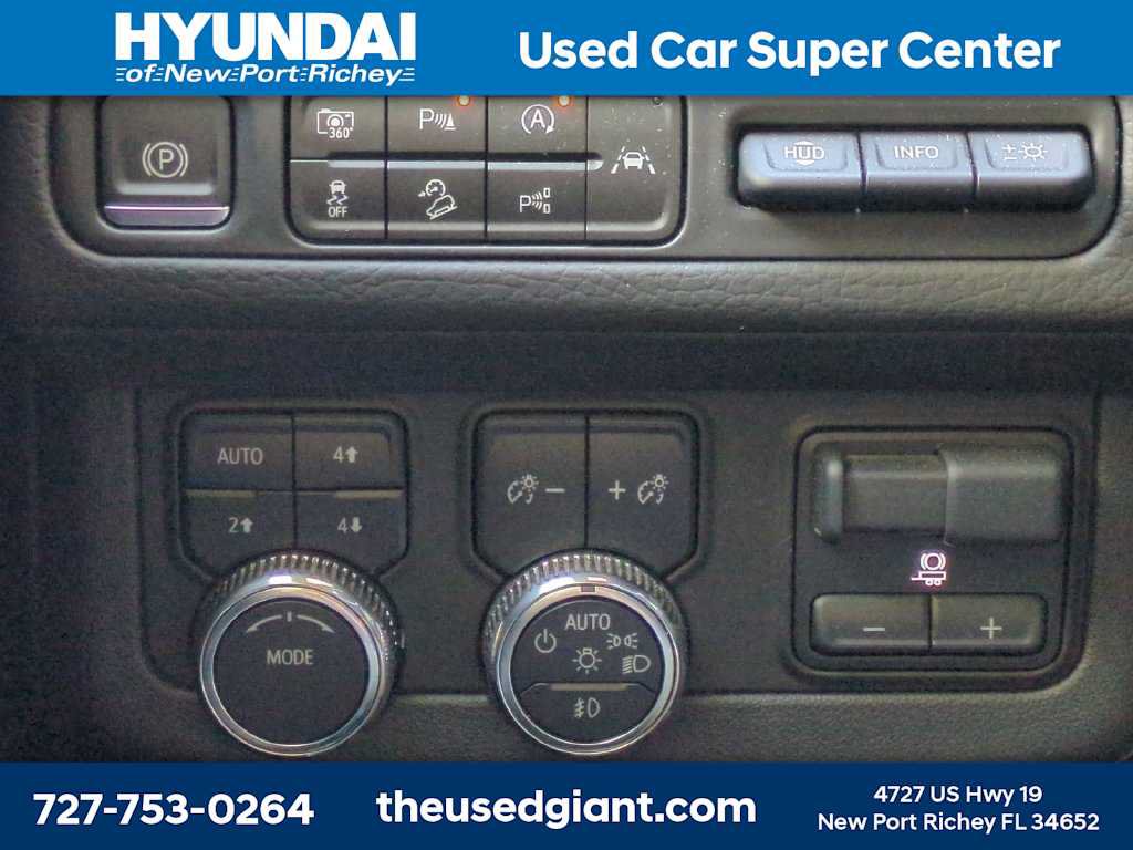 Used 2024 GMC Yukon XL Denali w/ Advanced Technology Package AWD/4WD image 28