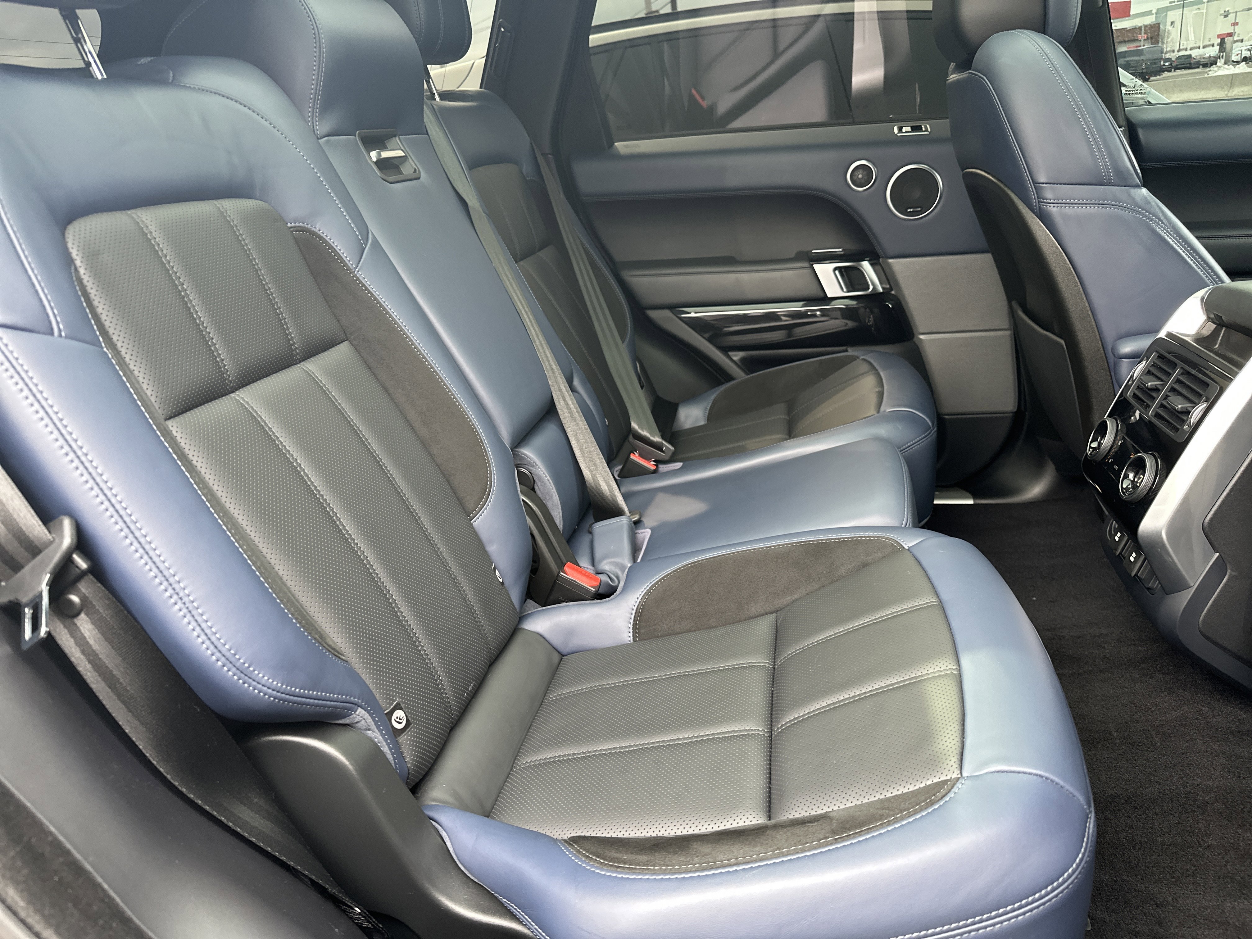 Used 2021 Land Rover Range Rover Sport HST image 18