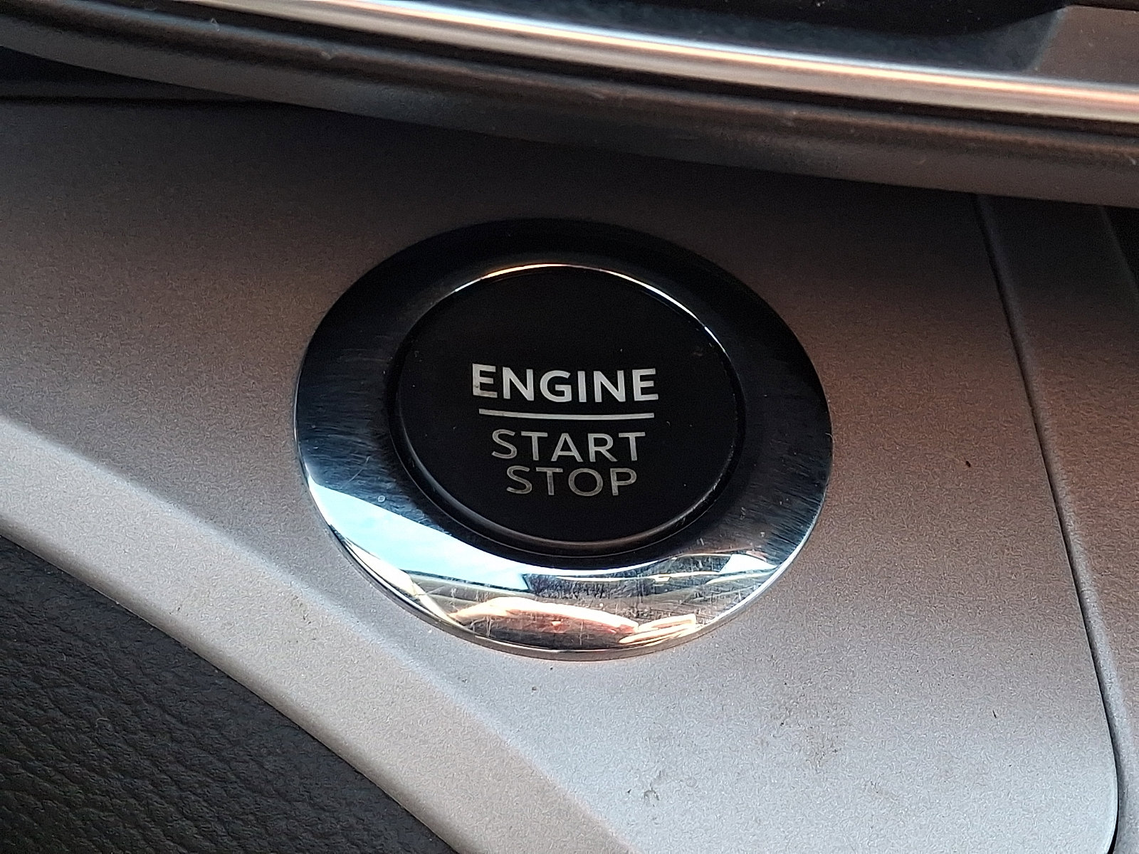Certified 2023 Ford Explorer XLT w/ Equipment Group 202A AWD/4WD image 24