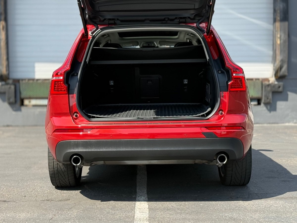 Used 2019 Volvo XC60 T5 Momentum w/ Premium Package AWD/4WD image 6