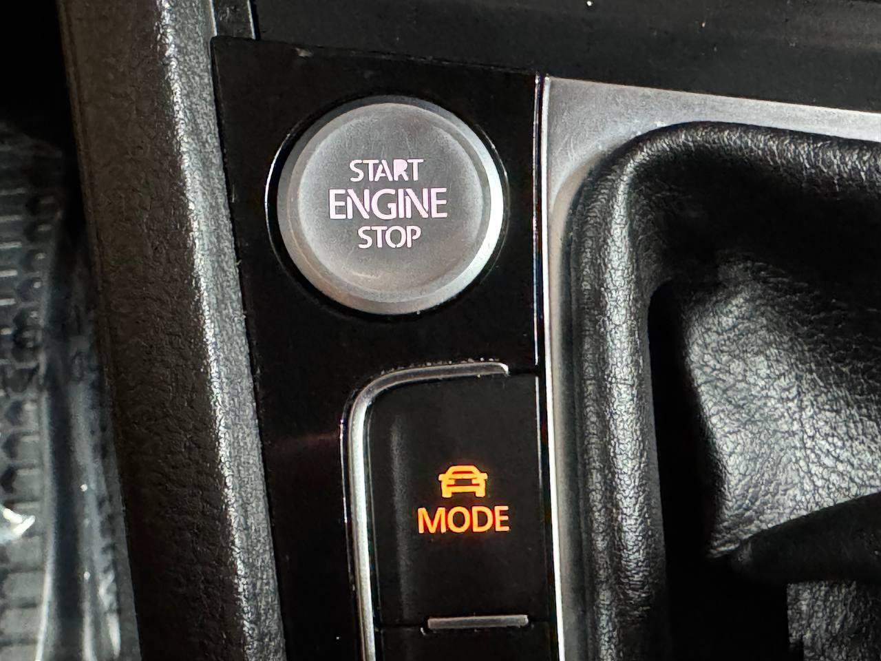 Used 2018 Volkswagen GTI Autobahn FWD image 29
