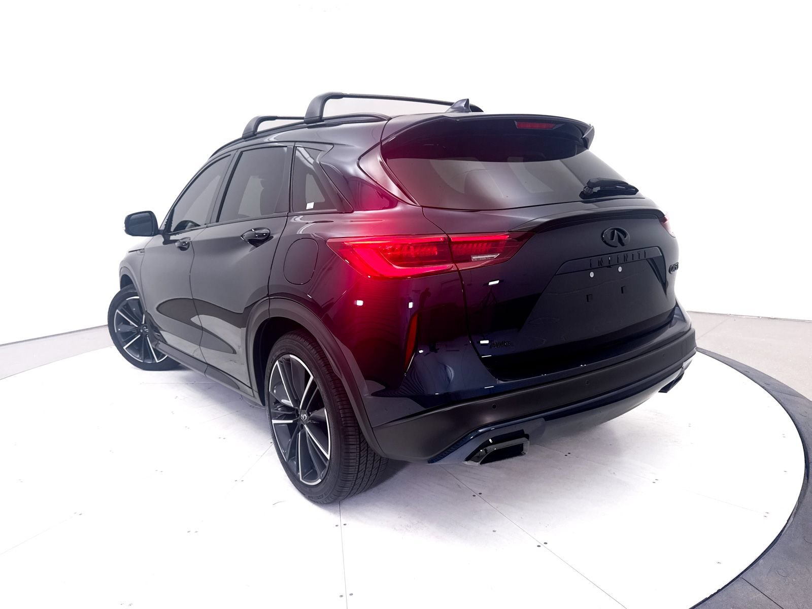 Used 2025 INFINITI QX50 Sport AWD/4WD image 2