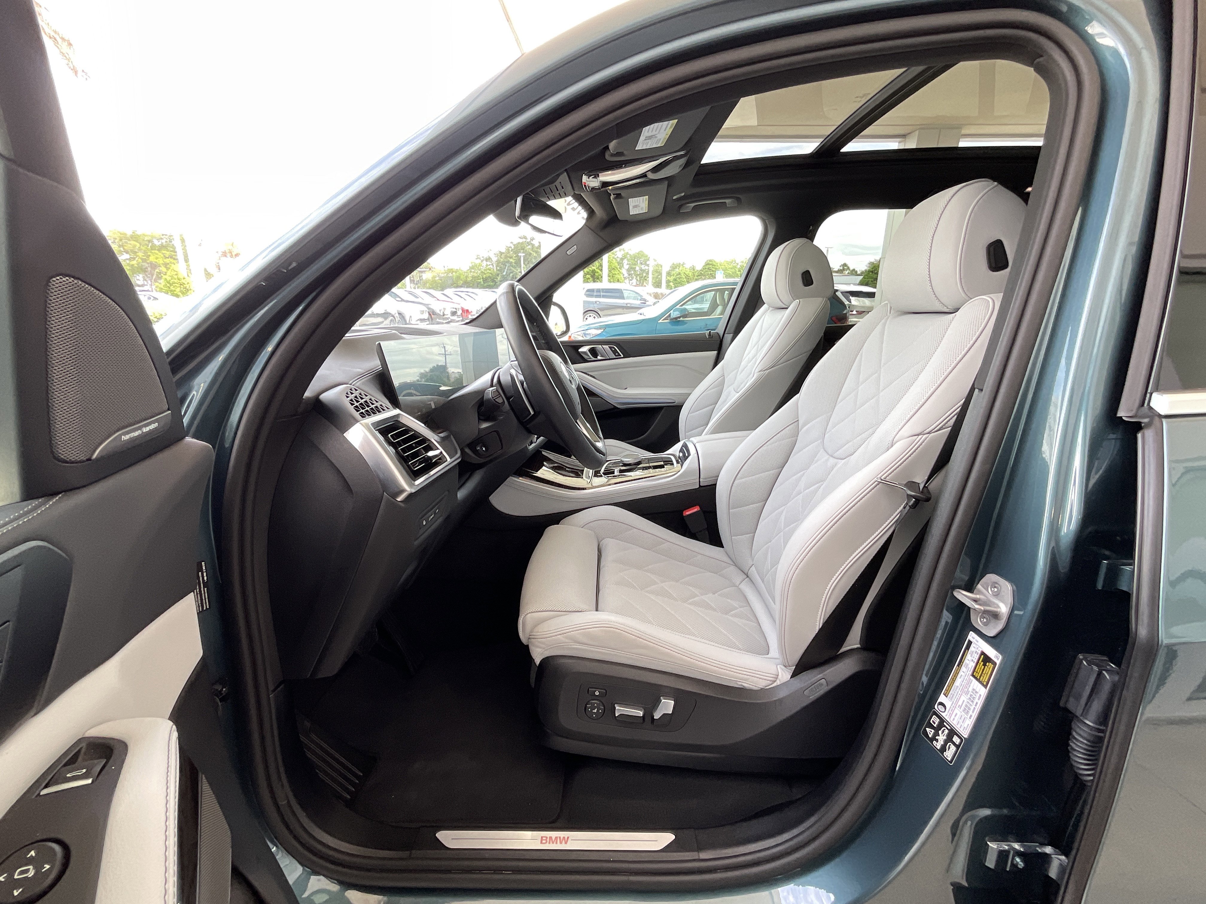 Used 2026 BMW X5 xDrive40i w/ Premium Package AWD/4WD image 10