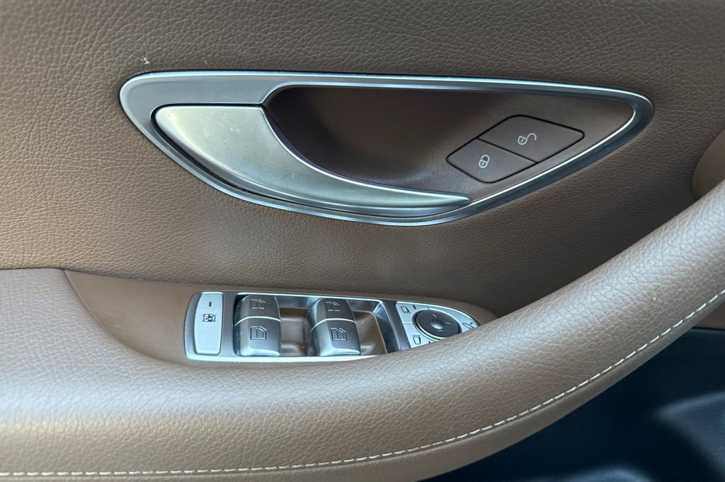 Used 2017 Mercedes-Benz E 300 image 5