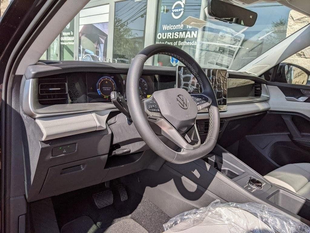 New 2026 Volkswagen Tiguan SE AWD/4WD image 8