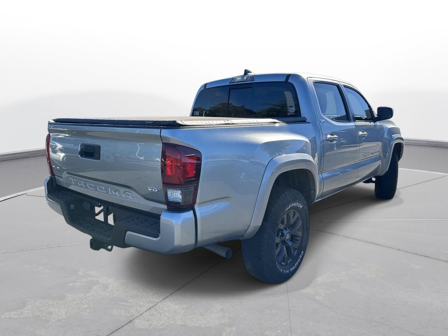 Certified 2022 Toyota Tacoma SR5 w/ Technology Package AWD/4WD image 6