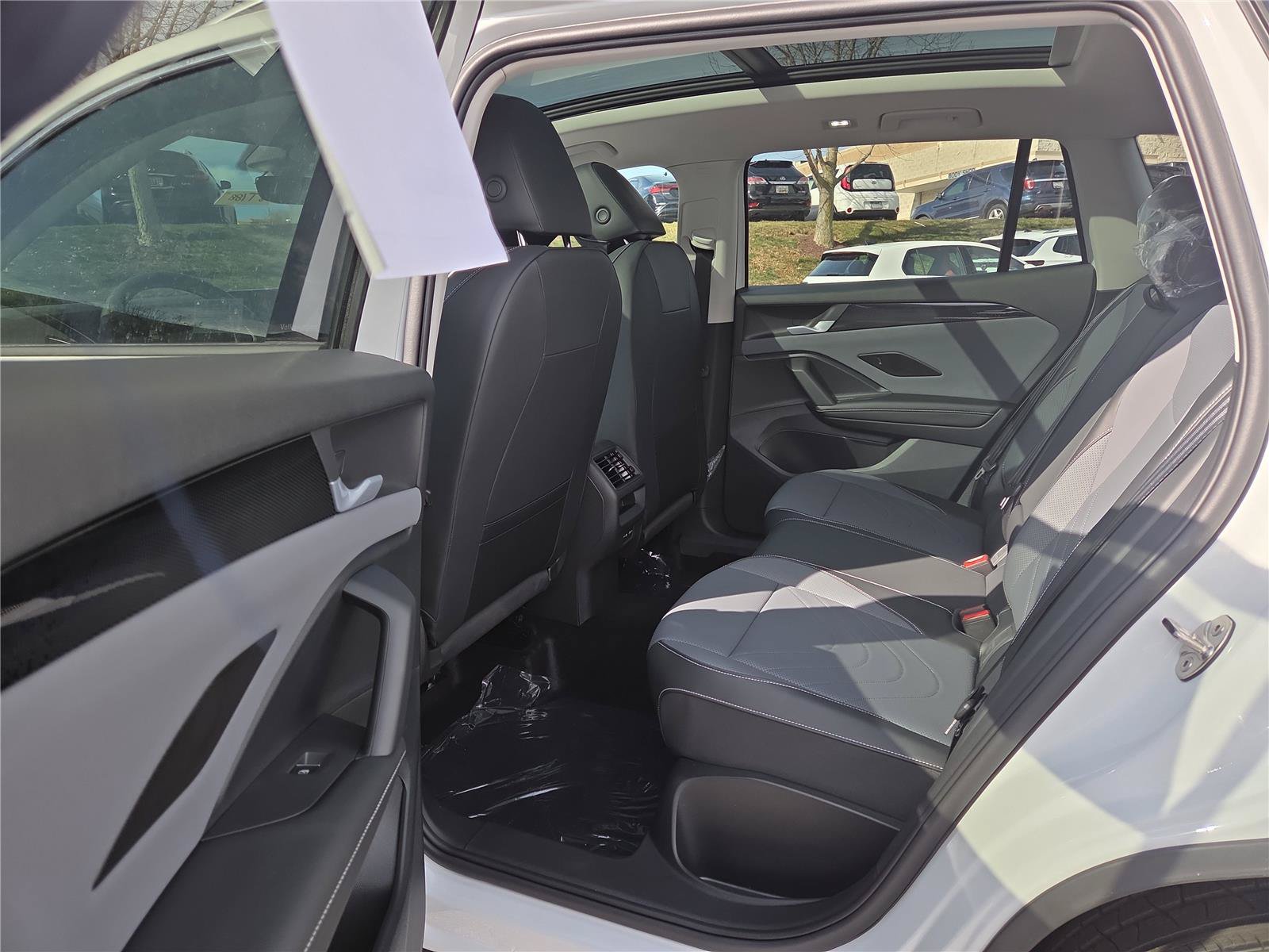 New 2026 Volkswagen Tiguan SE AWD/4WD image 24
