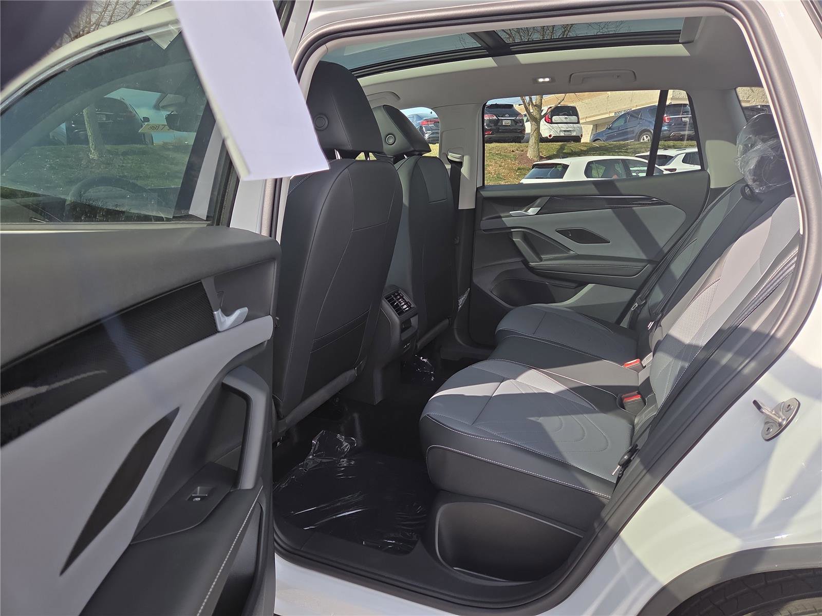 New 2026 Volkswagen Tiguan SE image 24