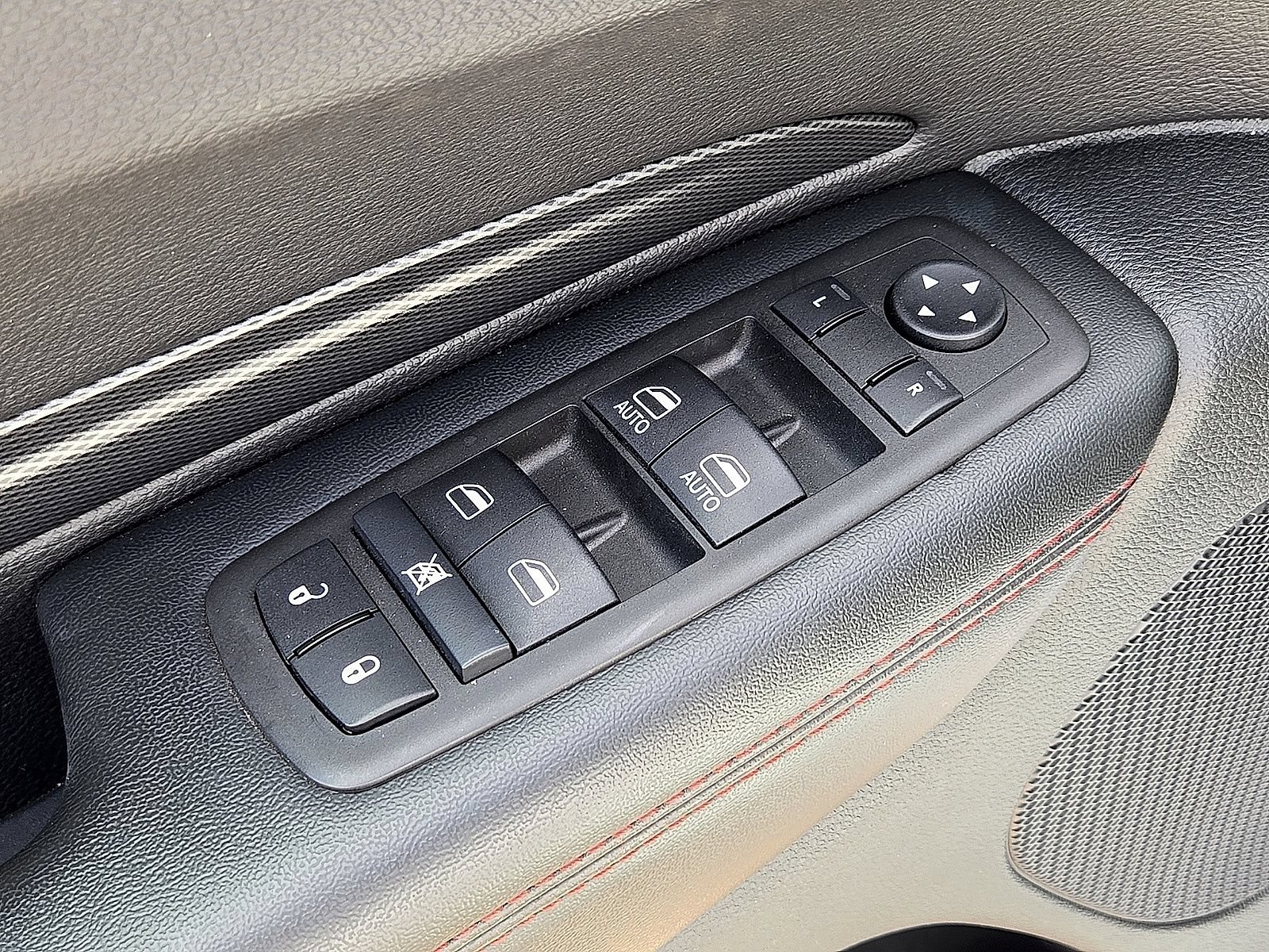 Used 2025 Dodge Durango GT AWD/4WD image 23