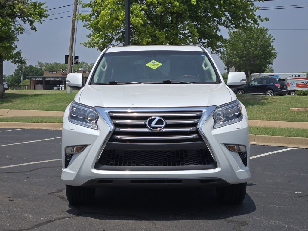 Used 2016 Lexus GX 460 Luxury w/ Preferred Accessory Package AWD/4WD image 2