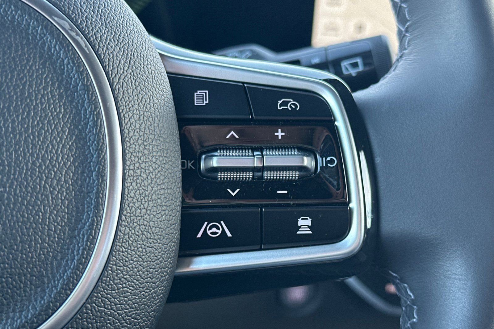 Certified 2026 Kia Carnival EX image 39