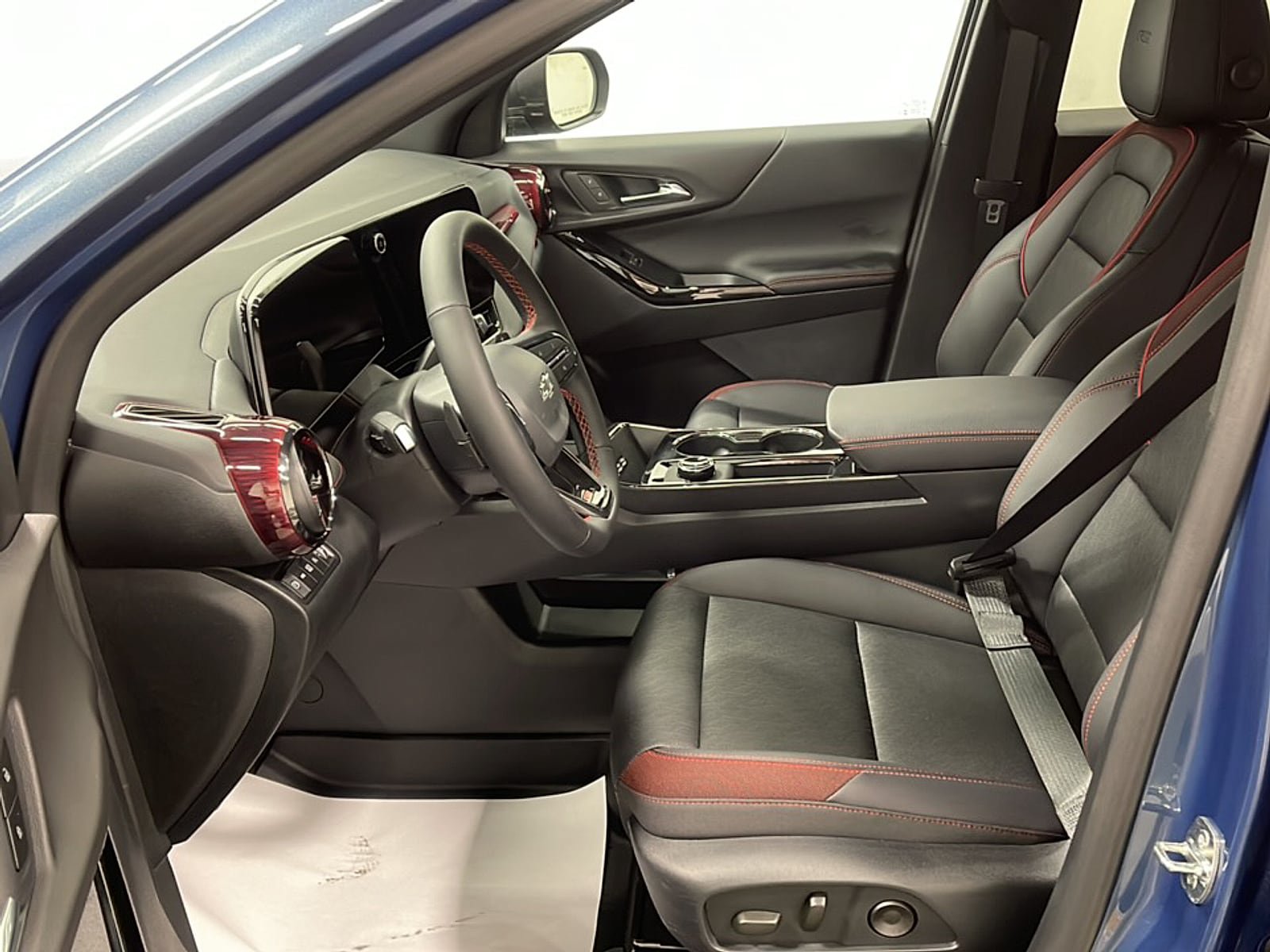 New 2027 Chevrolet Equinox RS w/ LPO, Floor Liner Package AWD/4WD image 2