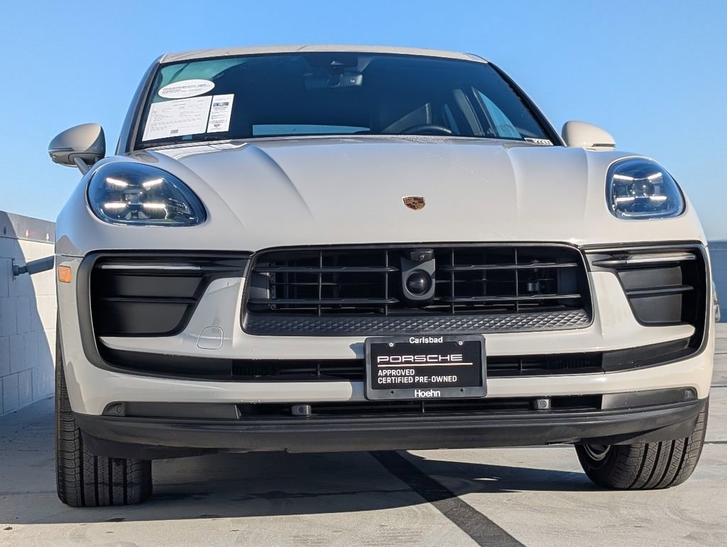 Certified 2022 Porsche Macan image 8