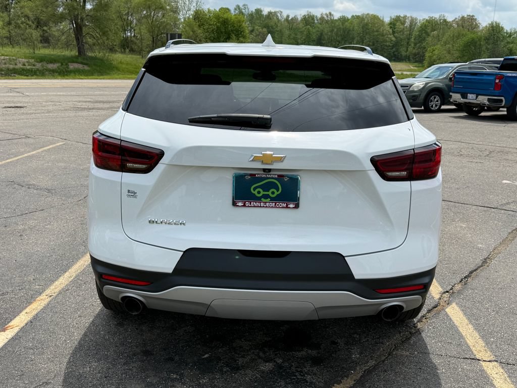 Certified 2024 Chevrolet Blazer LT w/ Convenience Package FWD image 4
