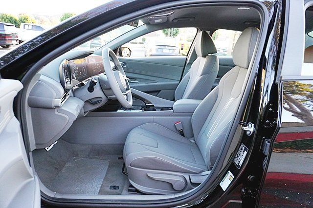 New 2026 Hyundai Elantra Sport FWD image 17