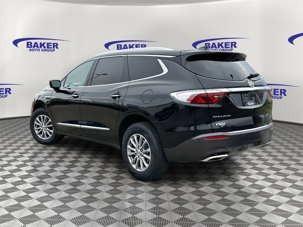 Used 2024 Buick Enclave Premium image 3