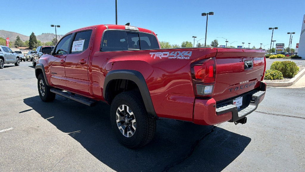 Certified 2018 Toyota Tacoma TRD Off-Road w/ Technology Package AWD/4WD image 5