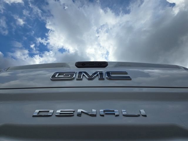 Used 2025 GMC Sierra 1500 Denali Ultimate image 10