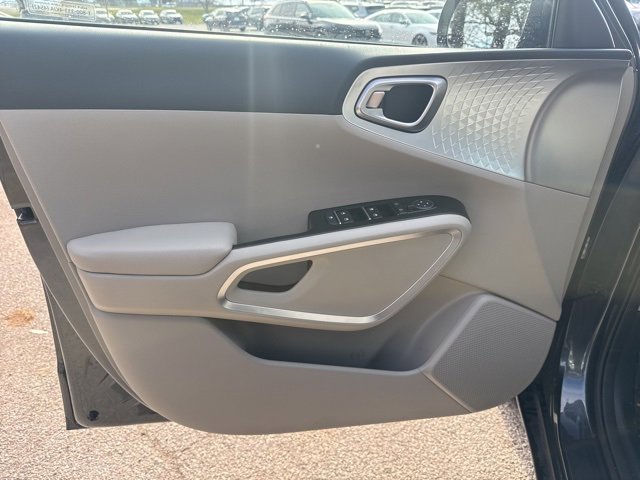 Used 2024 Kia Soul LX image 10