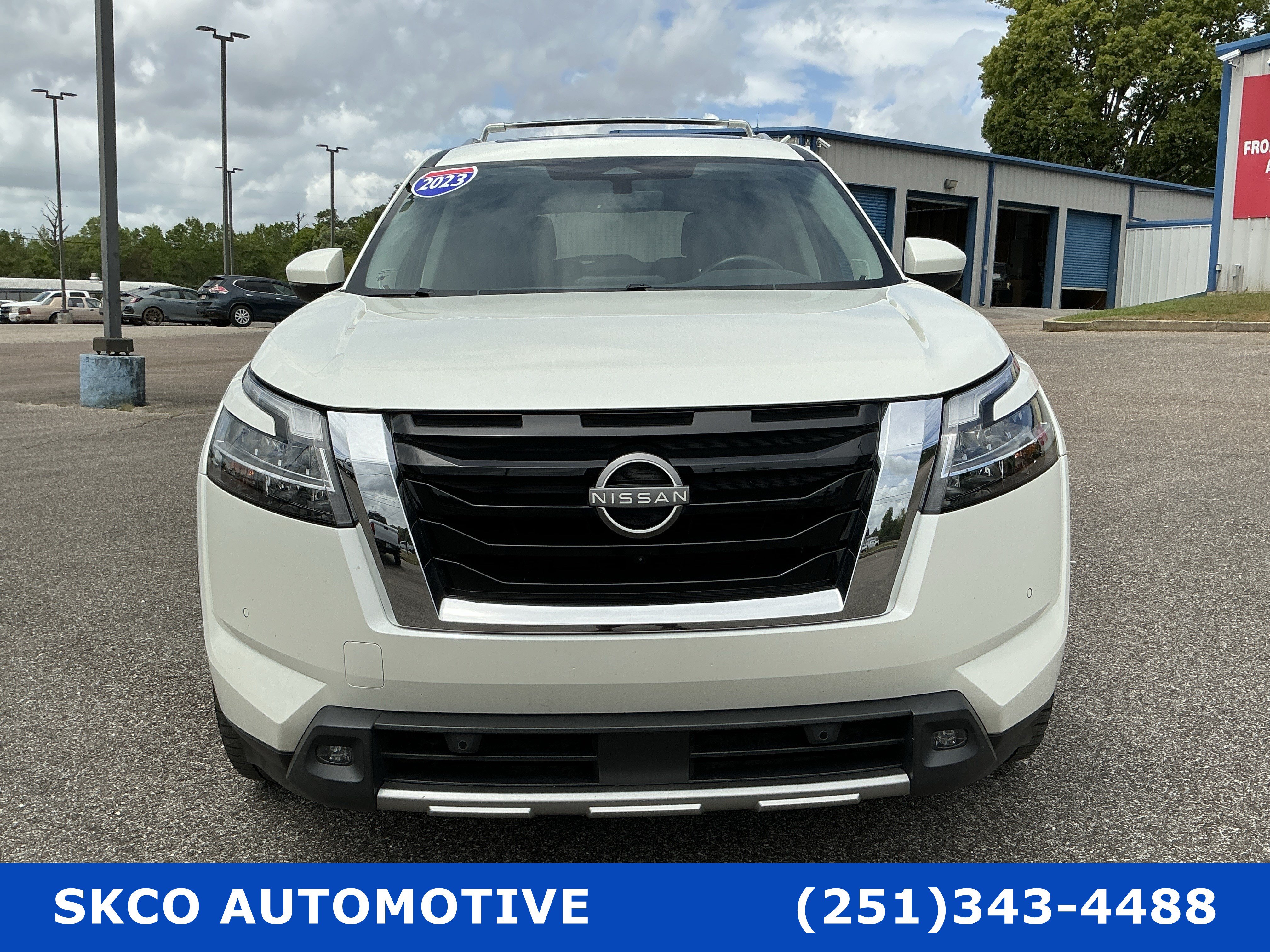 Used 2023 Nissan Pathfinder SL w/ SL Premium Package AWD/4WD image 8