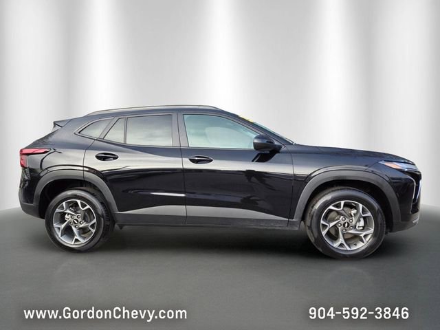Certified 2025 Chevrolet Trax LT w/ LT Convenience Package FWD image 7