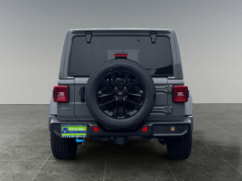 Used 2023 Jeep Wrangler Unlimited Sahara w/ Cold Weather Group AWD/4WD image 6