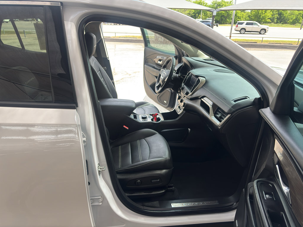 Certified 2024 GMC Terrain Denali w/ Denali Premium Package AWD/4WD image 16