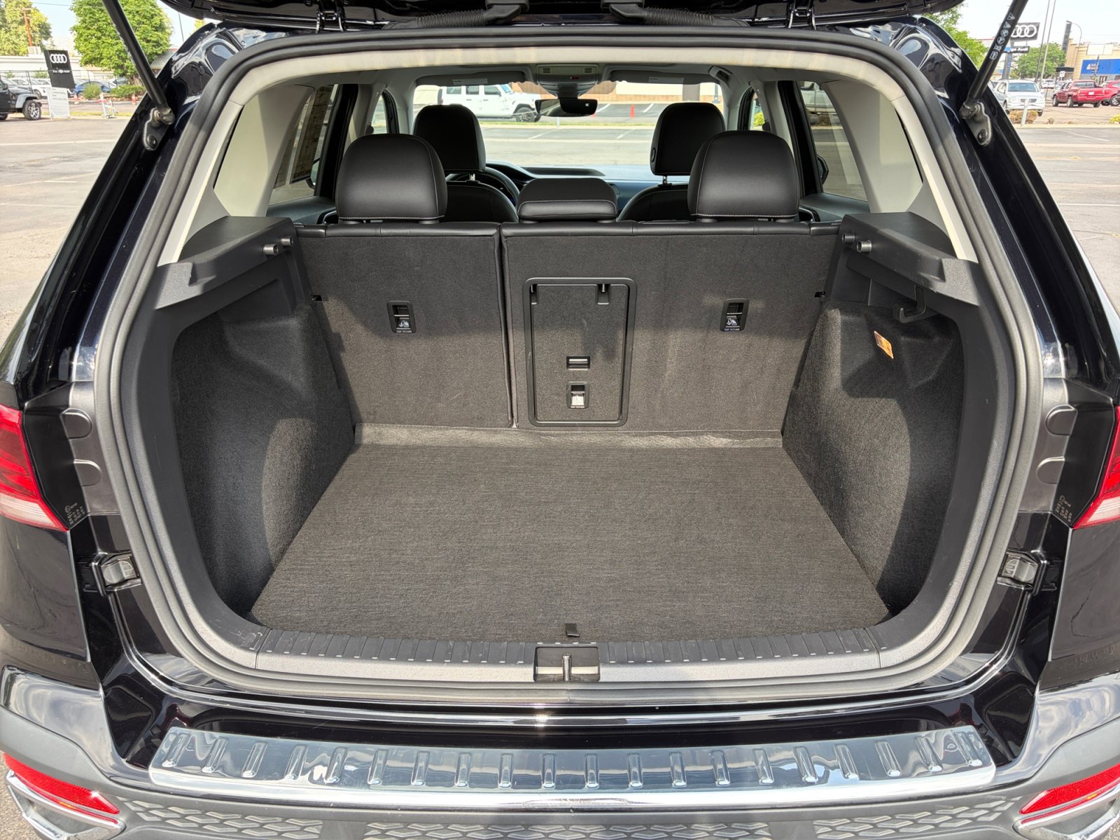 Certified 2023 Volkswagen Taos SE w/ Panoramic Sunroof Package AWD/4WD image 34