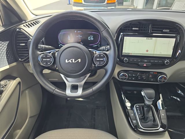 Used 2024 Kia Soul EX image 12