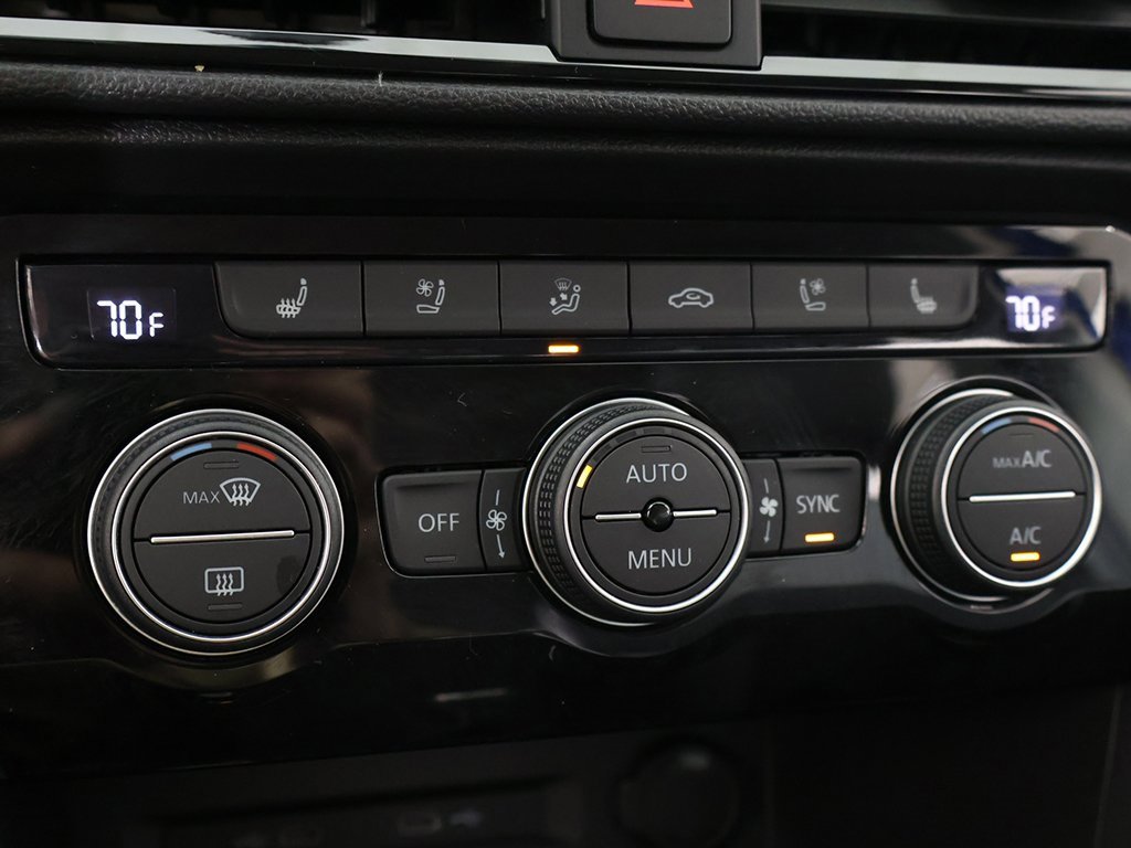 Used 2022 Volkswagen Taos SEL image 52