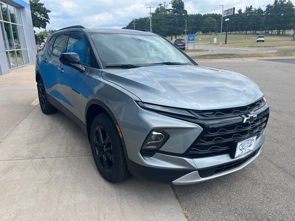 New 2026 Chevrolet Blazer LT w/ Convenience Package AWD/4WD image 3