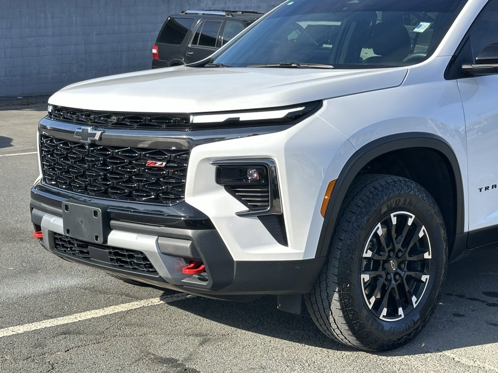 Used 2025 Chevrolet Traverse Z71 w/ Driver Confidence Package image 39