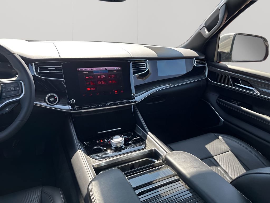 Used 2022 Jeep Wagoneer Series III w/ Premium Group I image 26