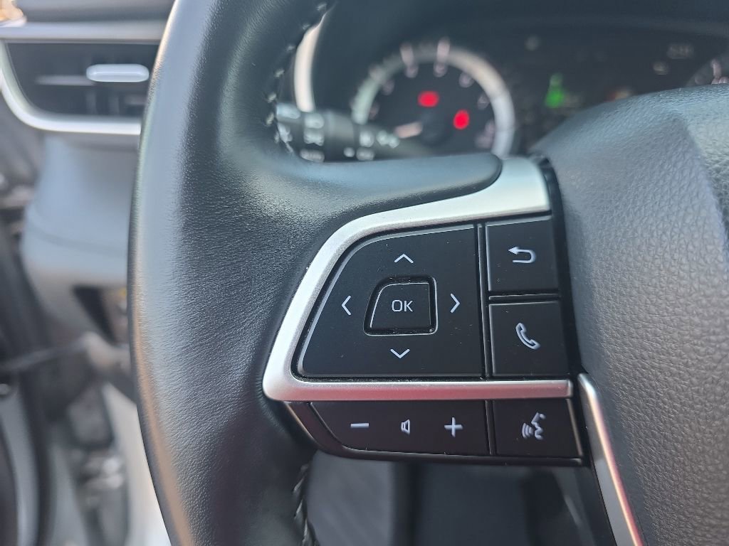 Certified 2025 Toyota Highlander XLE AWD/4WD image 18