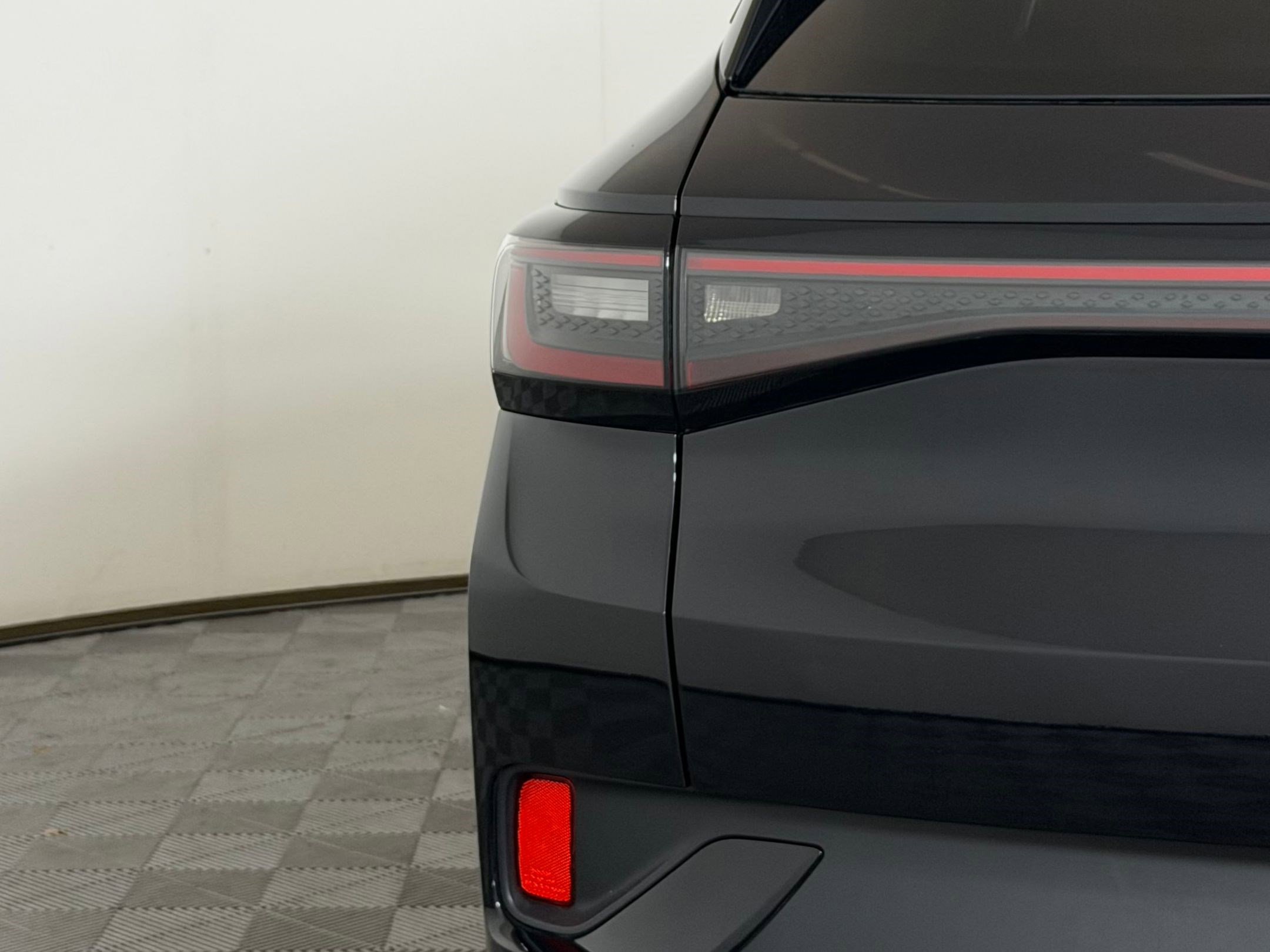 Used 2025 Volkswagen ID.4 Pro image 13