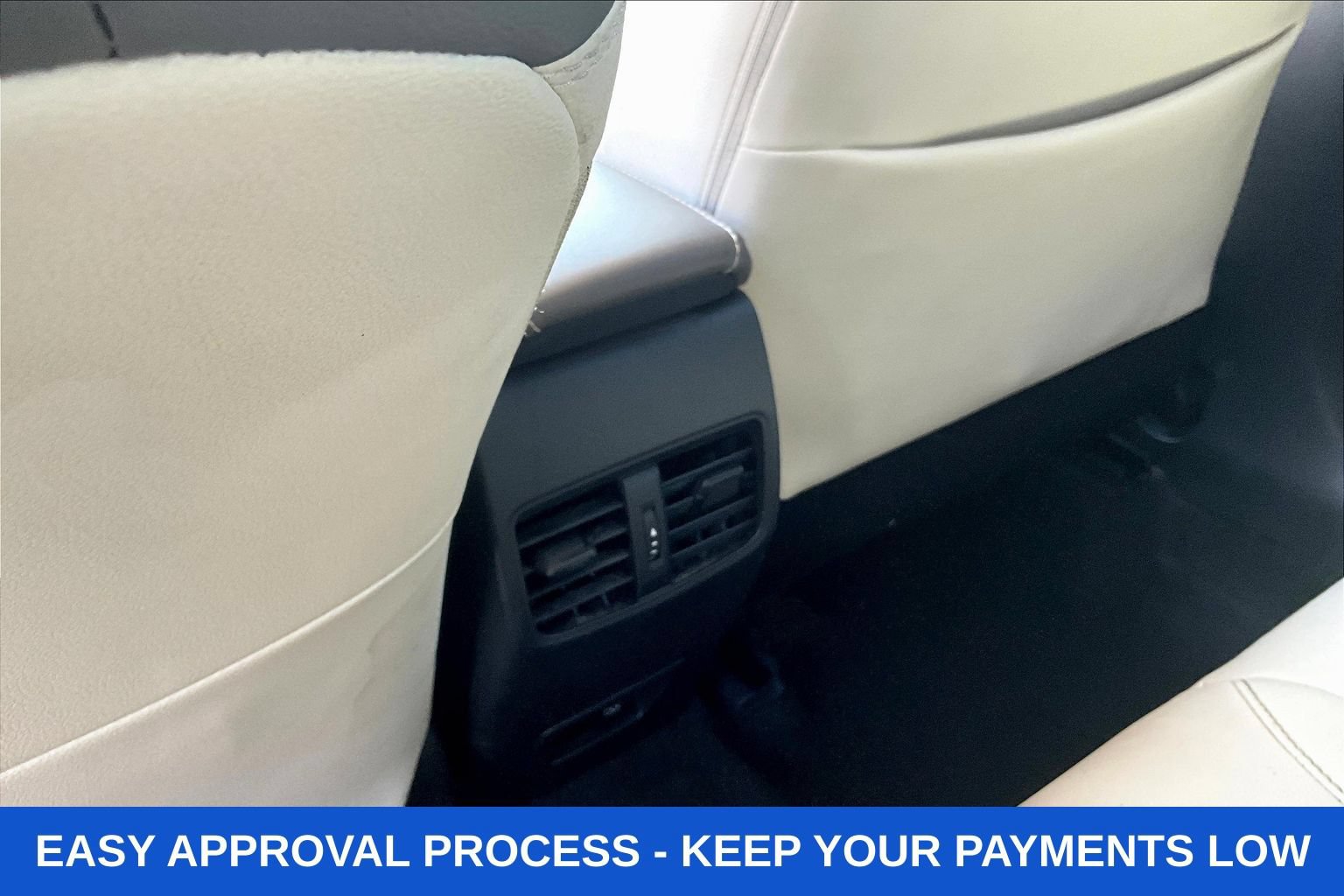 Used 2022 Toyota Corolla Cross XLE w/ Convenience Package FWD image 13