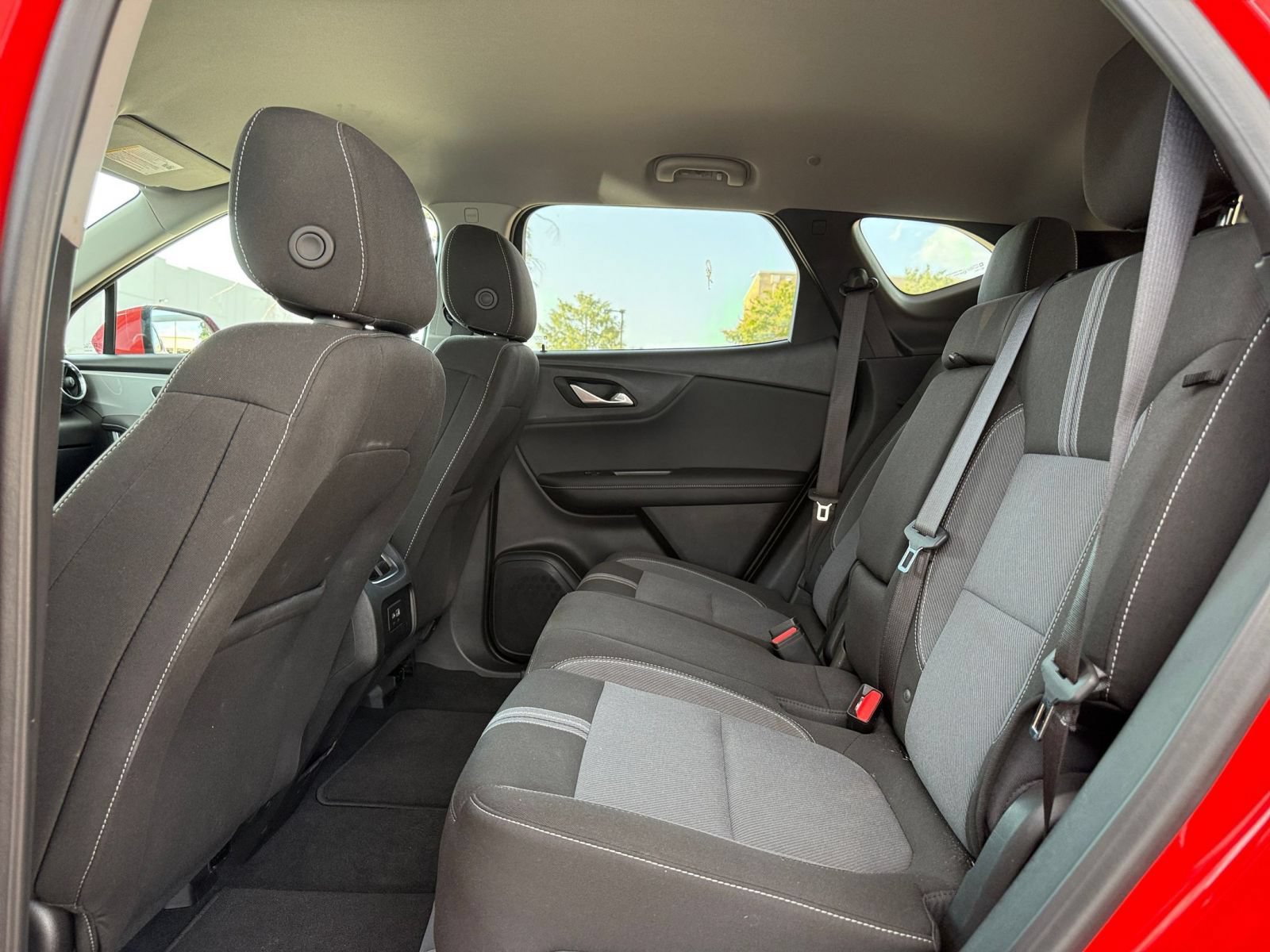 Used 2025 Chevrolet Blazer LT FWD image 25