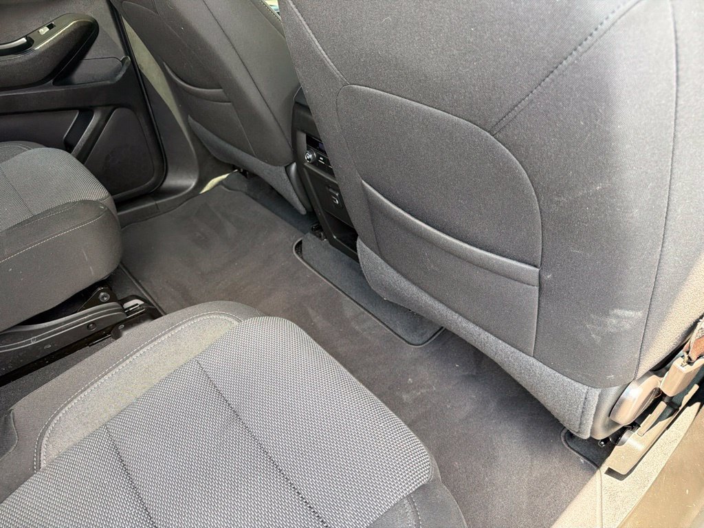Used 2023 Chevrolet Traverse LT FWD image 27