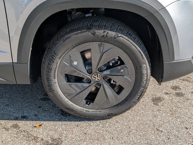 New 2026 Volkswagen Taos S FWD image 18