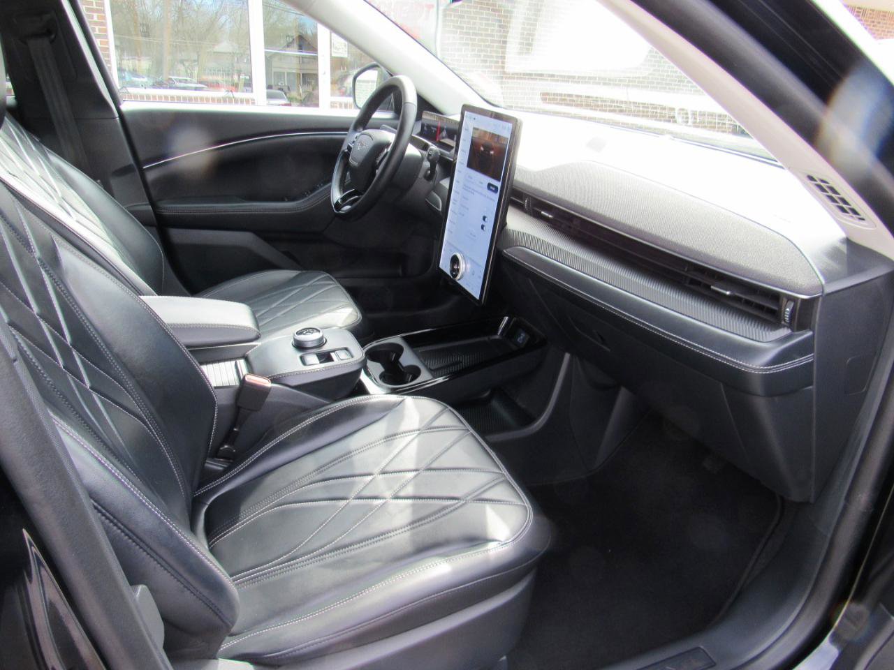 Used 2024 Ford Mustang Mach-E Select w/ Comfort Package Lite image 30