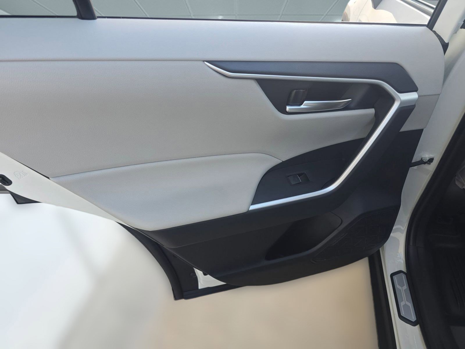 New 2025 Toyota RAV4 XLE w/ Convenience Package image 21