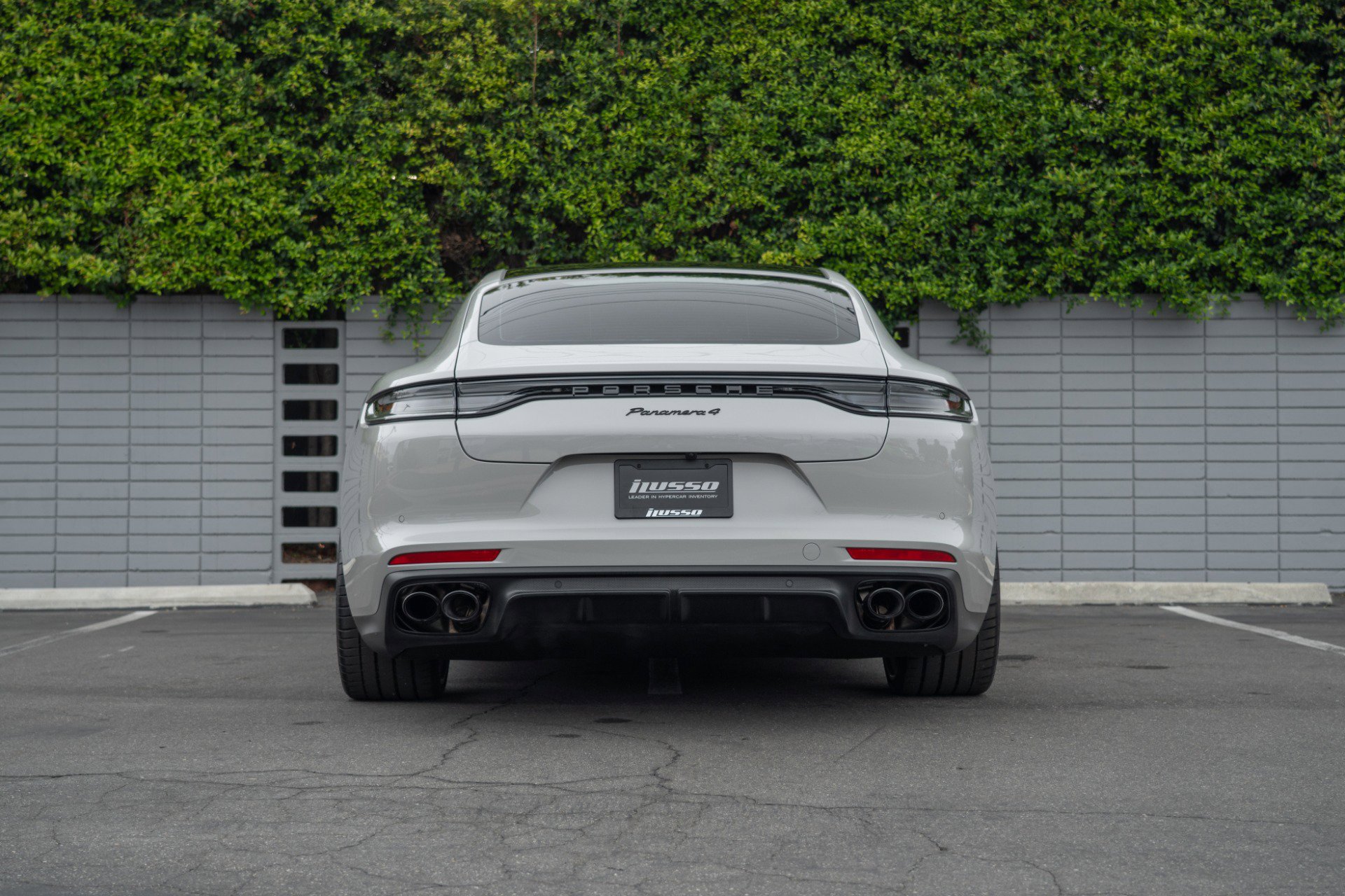 Used 2023 Porsche Panamera 4 Platinum Edition image 25