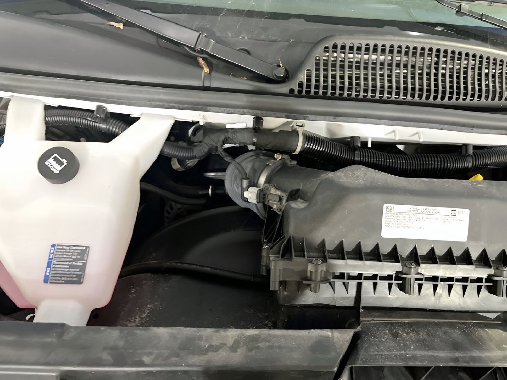 Used 2025 Chevrolet Express 2500 w/ Communications Package RWD image 27