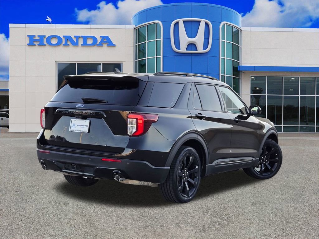 Used 2024 Ford Explorer ST-Line w/ Class IV Trailer Tow Package image 3