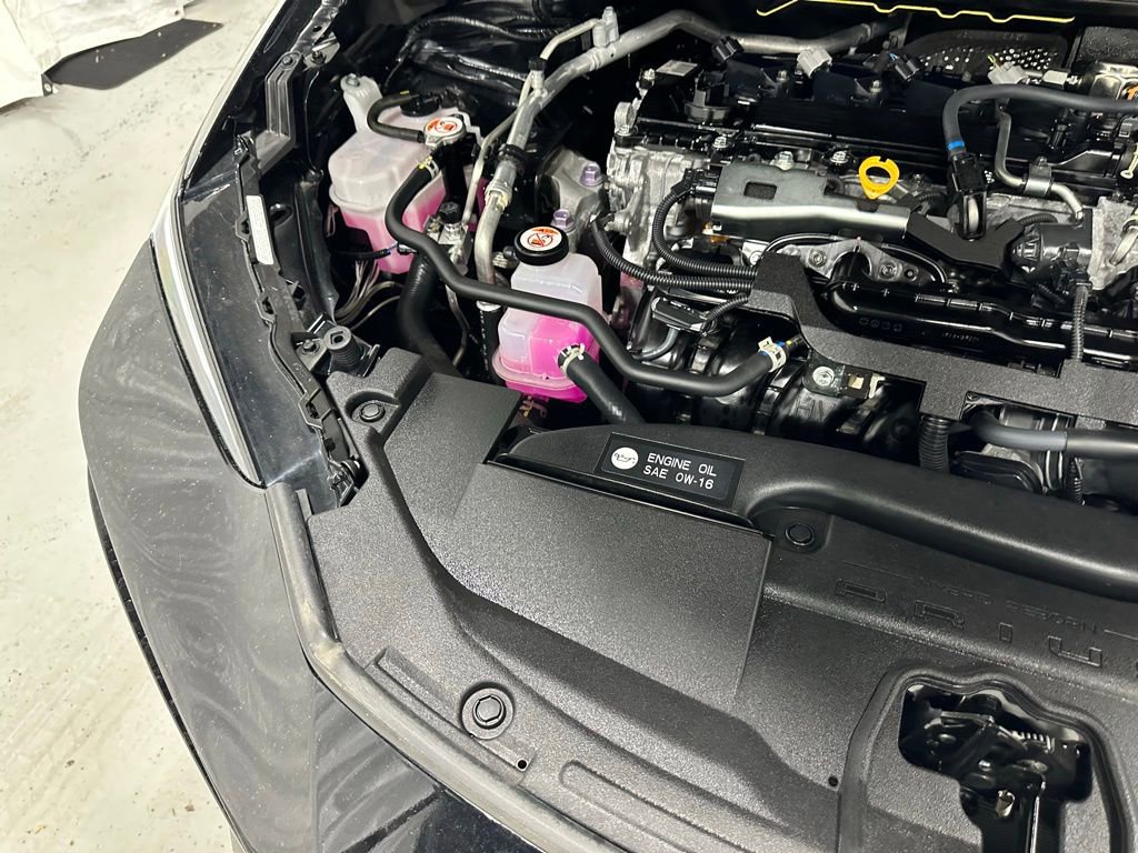 Used 2025 Toyota Prius LE FWD image 67